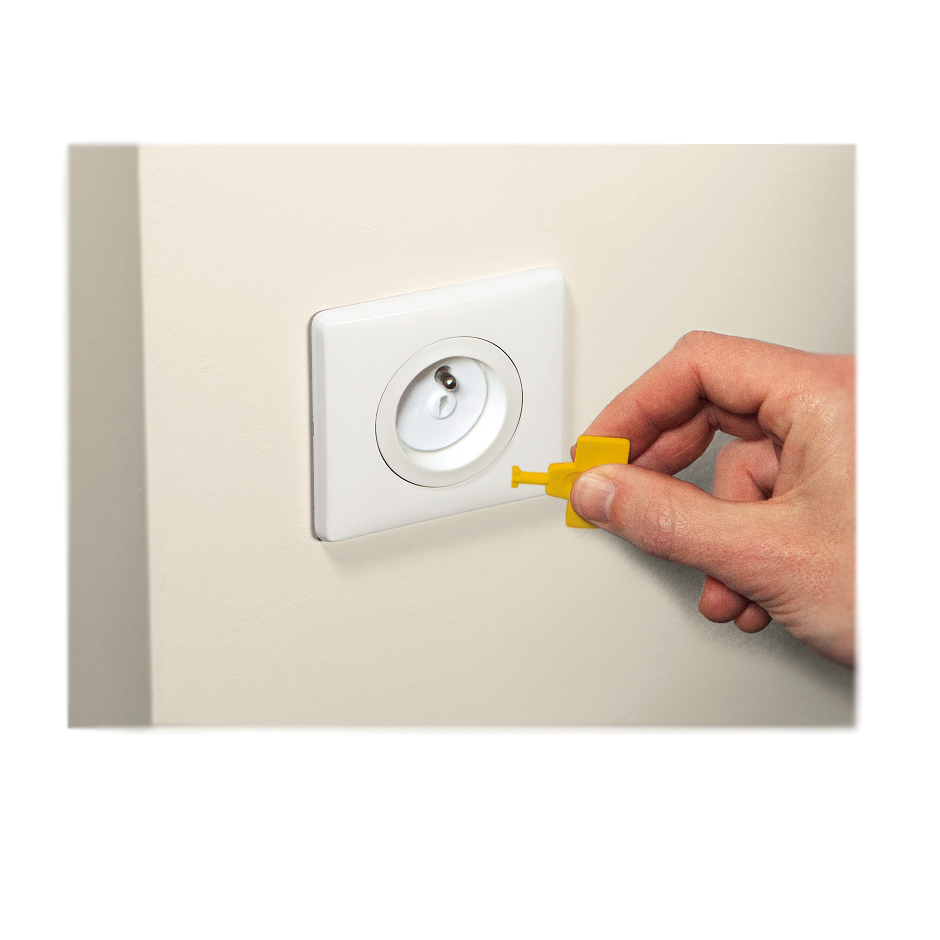 BLOQUEADOR DE TOMADAS COM CHAVE X12