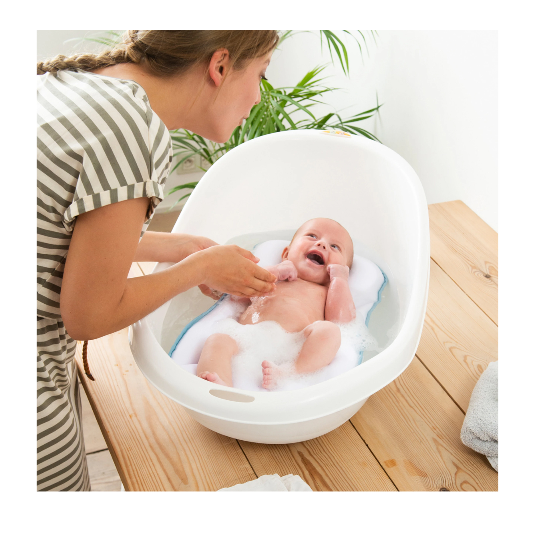 COLCHÃO DE BANHO FLUTUANTE