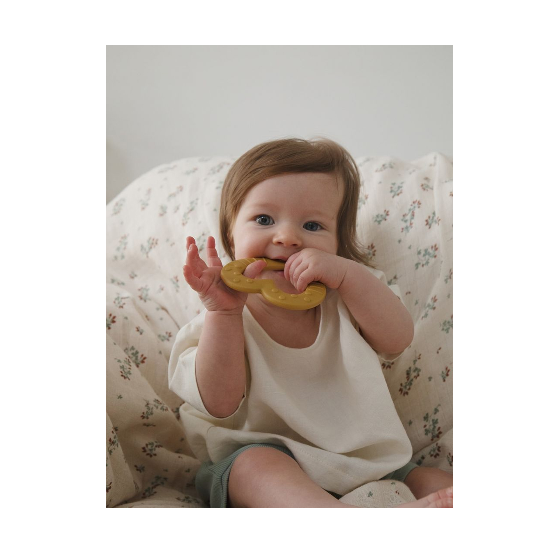 MORDEDOR BABY BITIE CORAÇÃO MUSTARD