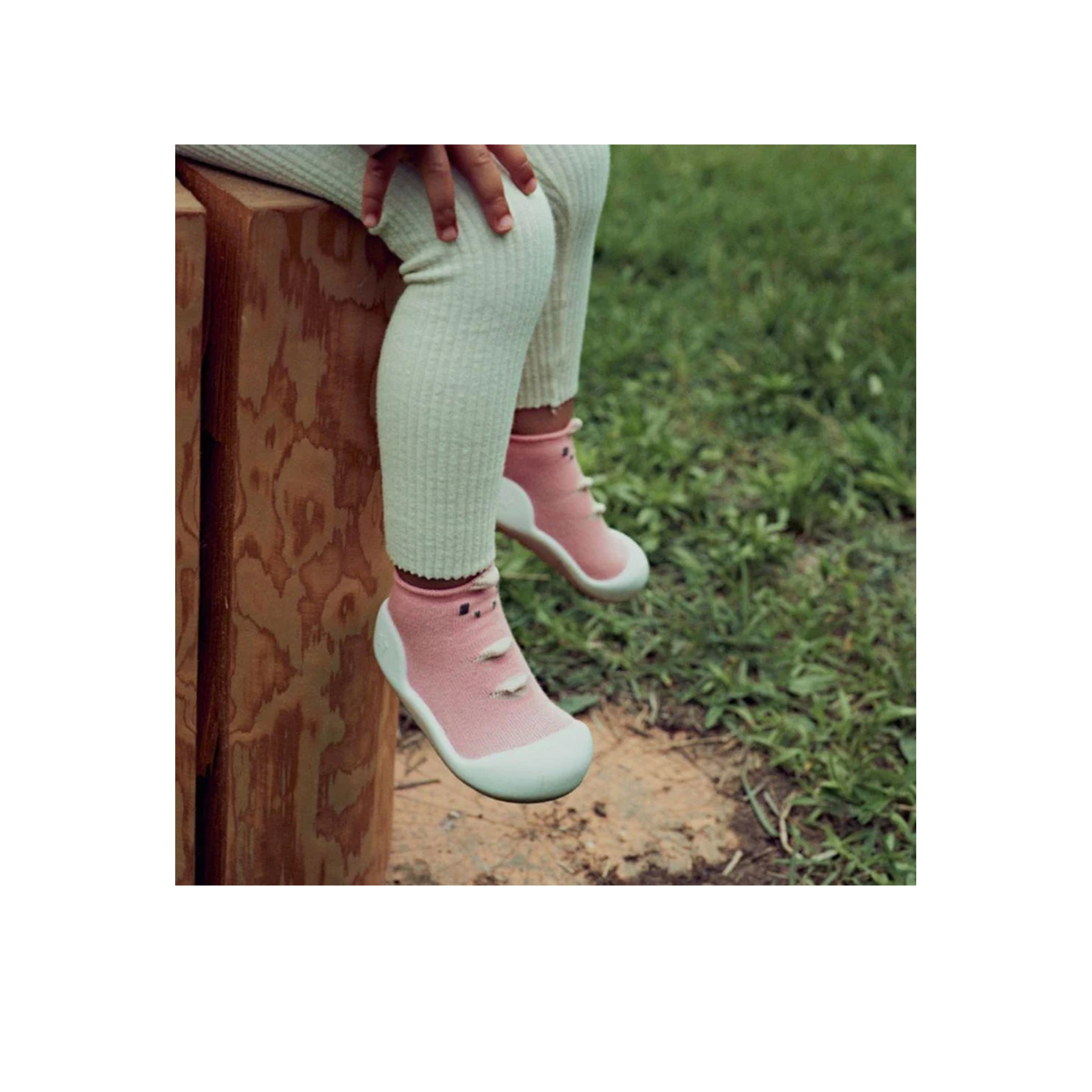 MEIA ANTIDERRAPANTE DINOSAUR PINK