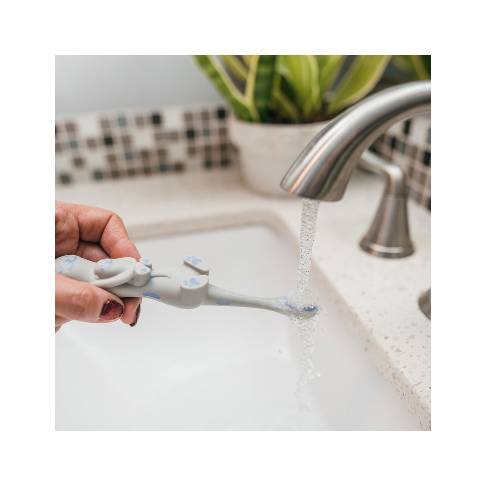 ESCOVA DE DENTES 1-4 ANOS LONTRA