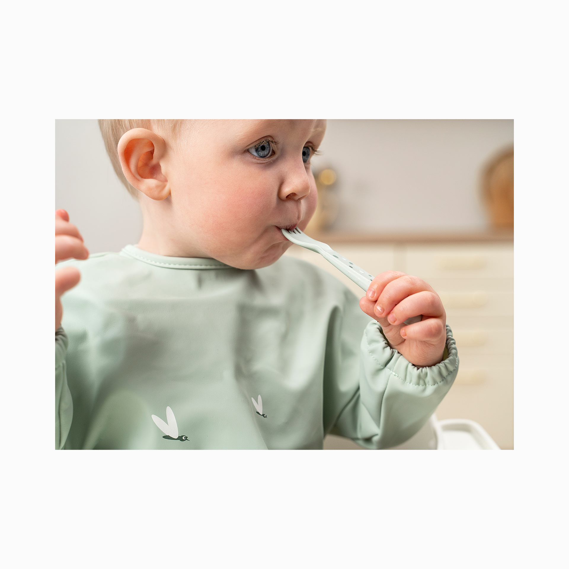 BABETE COM MANGAS E BOLSO