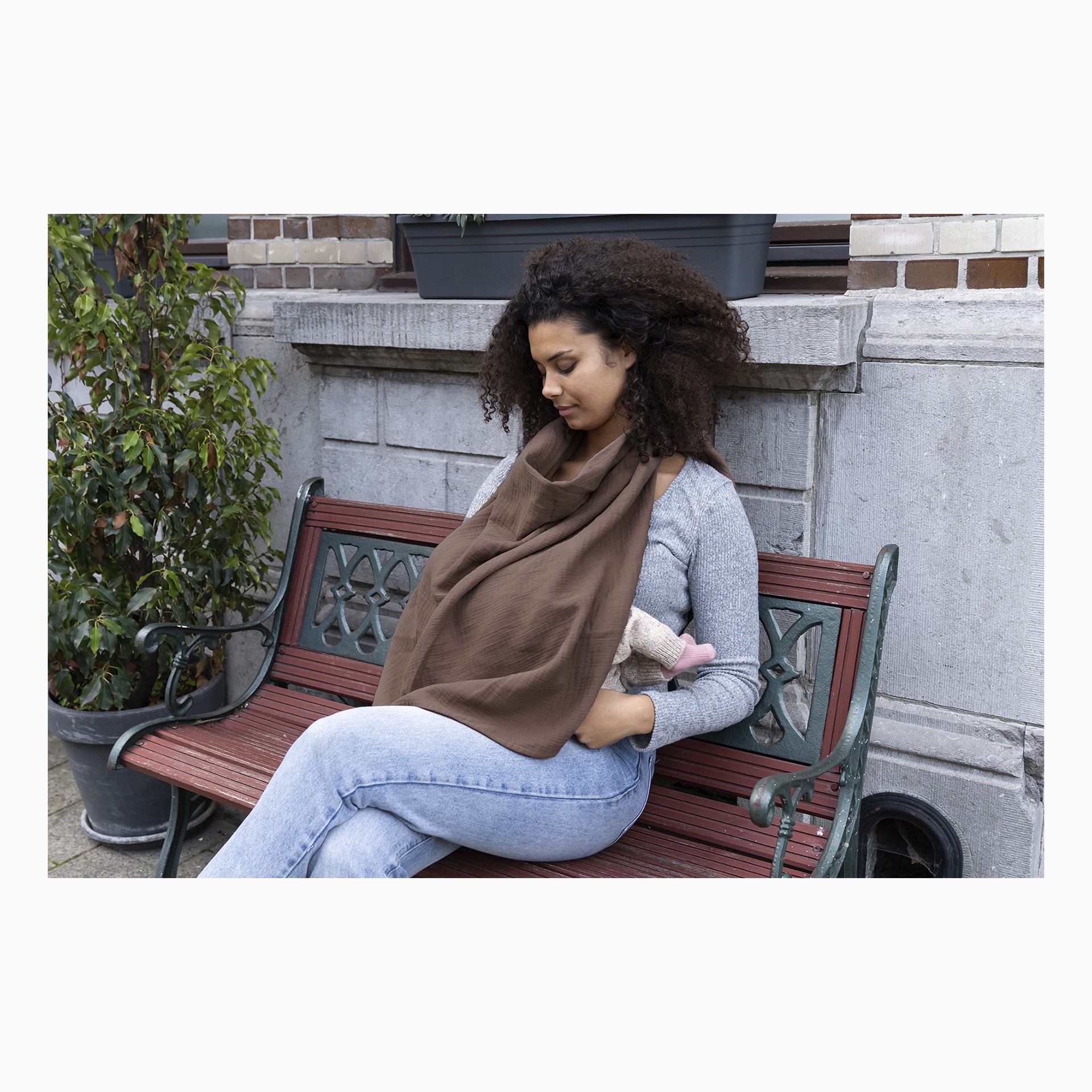 CAPA DE AMAMENTAÇÃO MOM'N PLAY CHOCOLATE