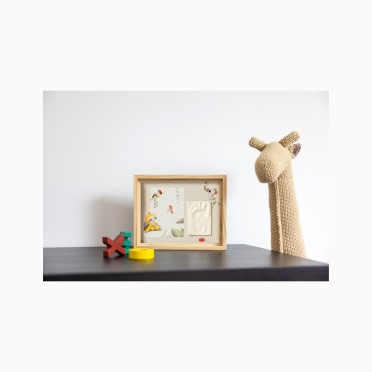 SIMPLE FRAME WOODEN
